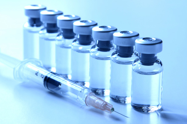 vaccine-bottle-syringe